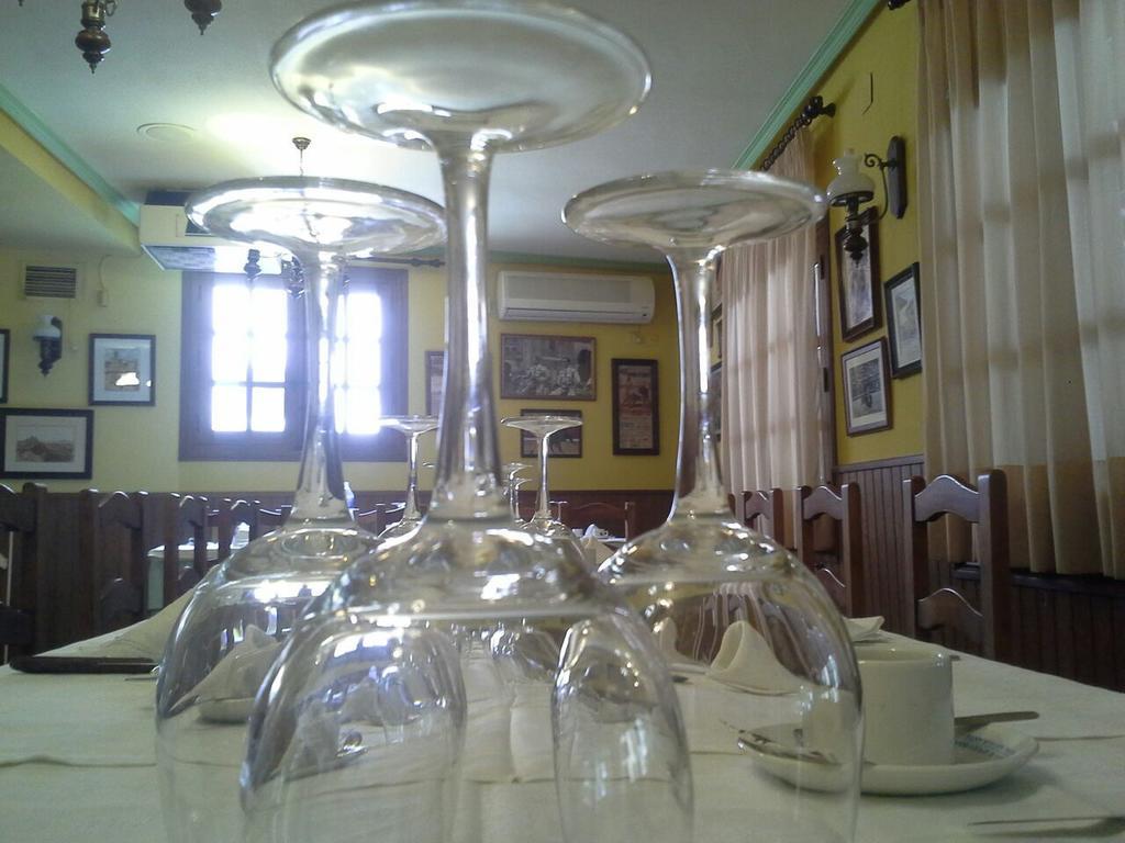 Hostal Restaurante Villa De Sepúlveda Esterno foto