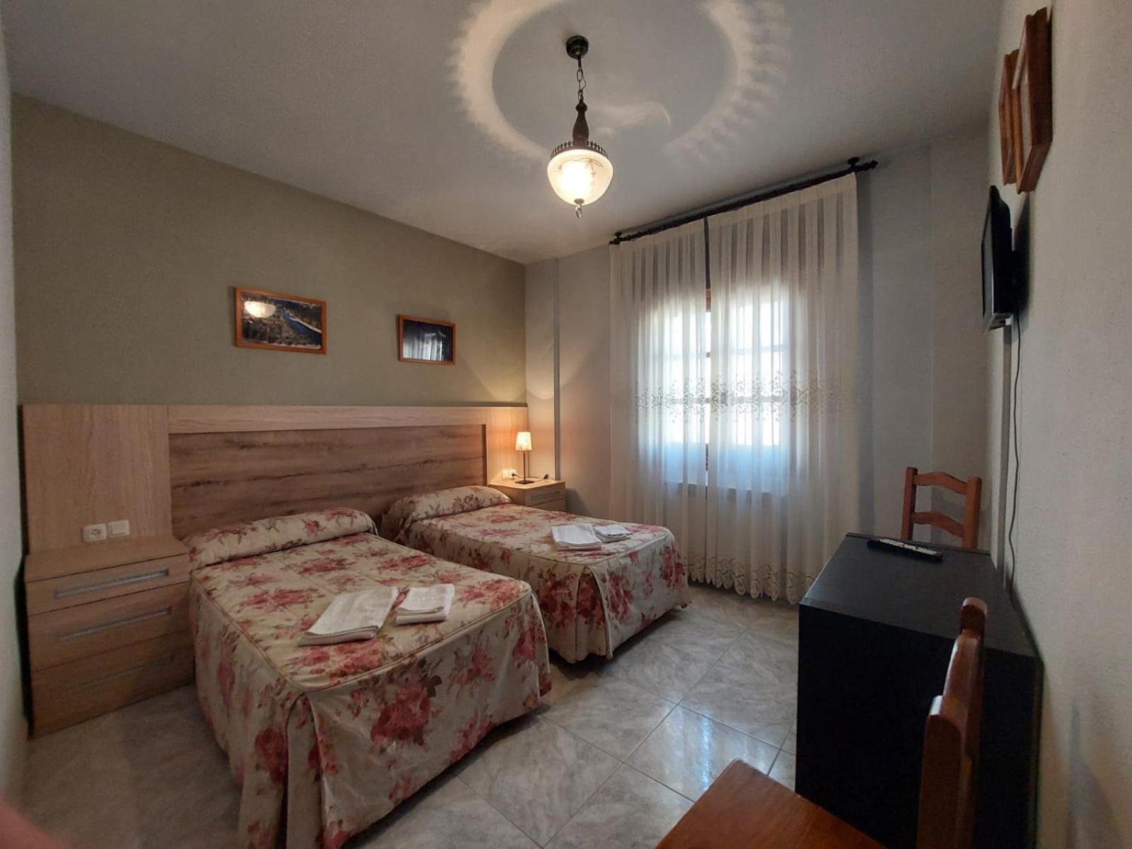 Hostal Restaurante Villa De Sepúlveda Esterno foto