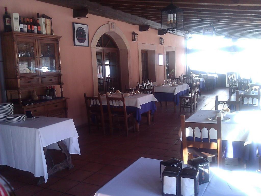 Hostal Restaurante Villa De Sepúlveda Esterno foto